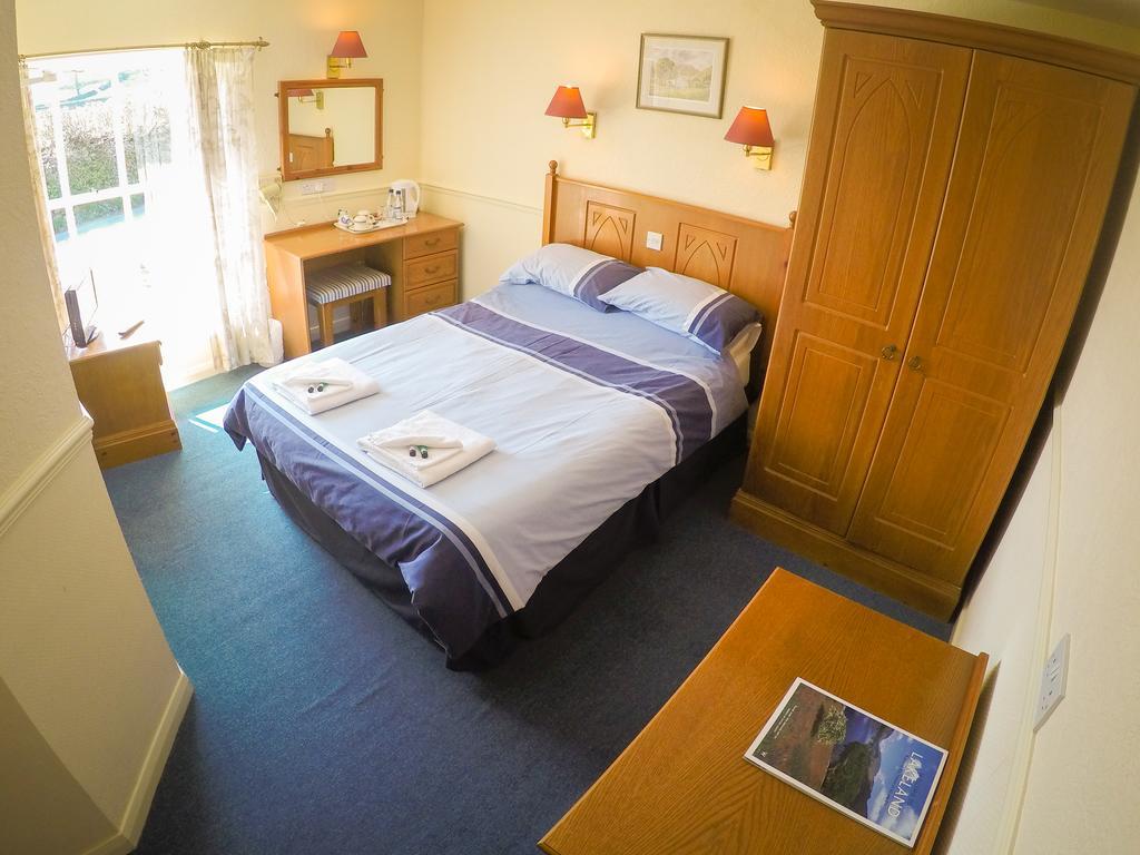 The Red Lion Hotel Lowick Green Room photo